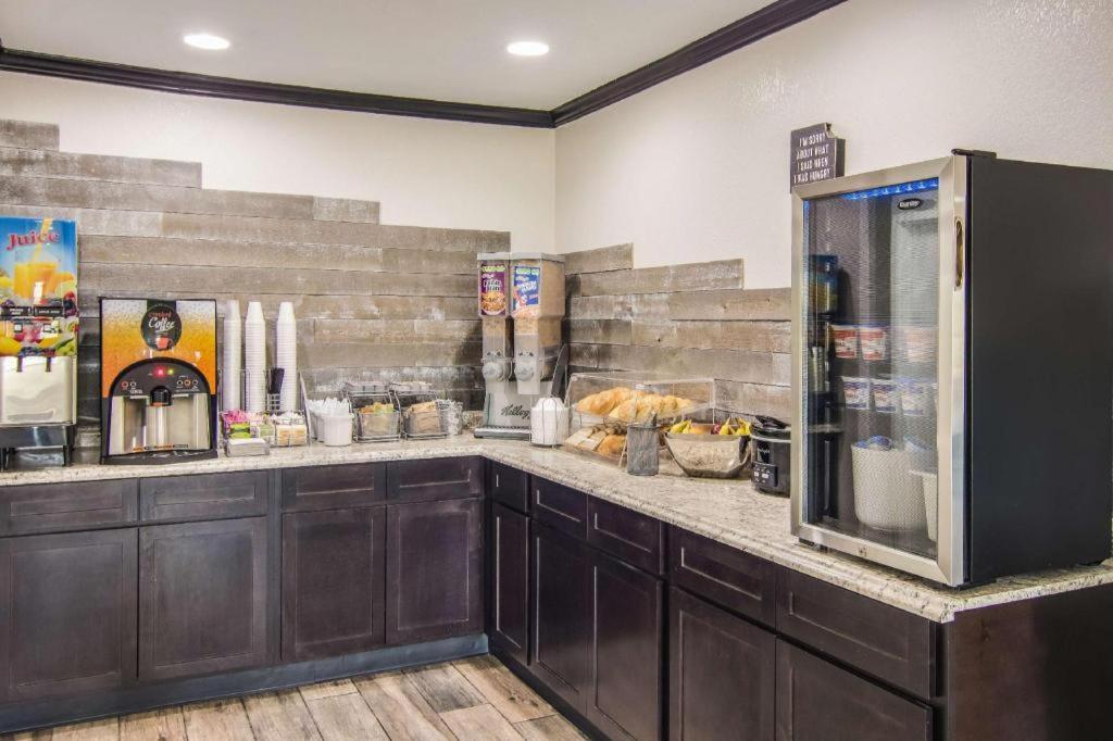 Americas Best Value Inn Alliance Extérieur photo