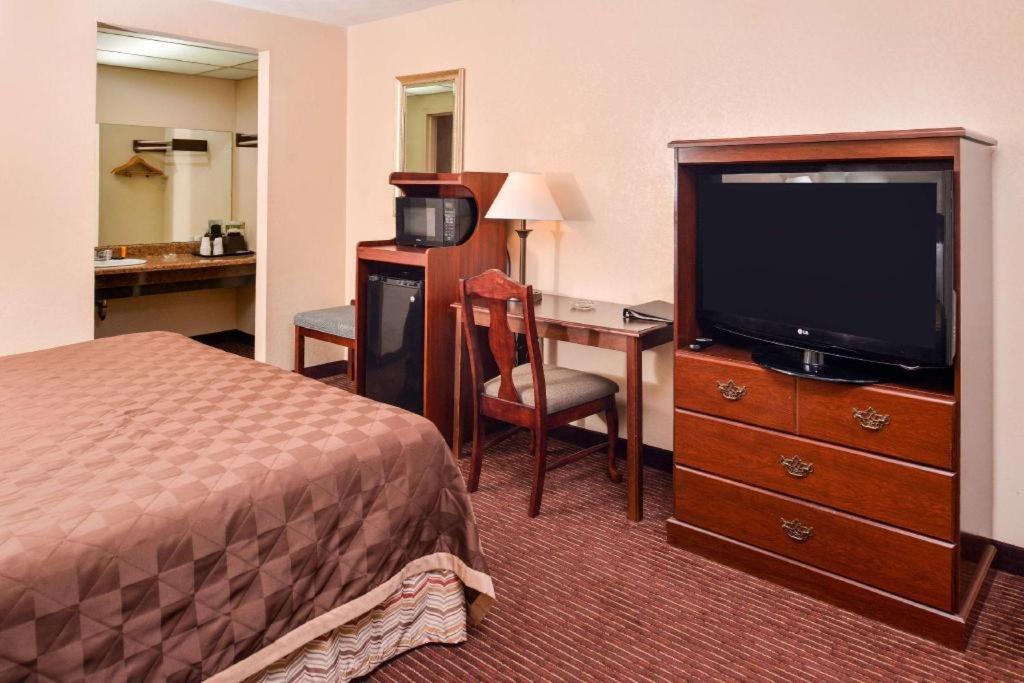 Americas Best Value Inn Alliance Extérieur photo