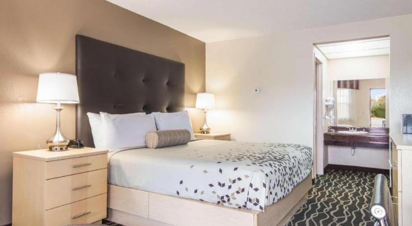 Americas Best Value Inn Alliance Extérieur photo