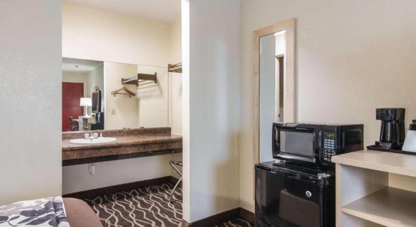 Americas Best Value Inn Alliance Extérieur photo
