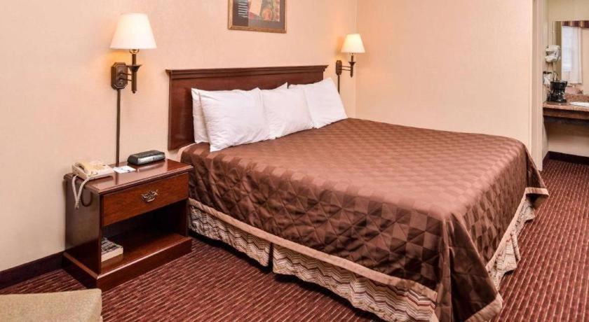 Americas Best Value Inn Alliance Extérieur photo